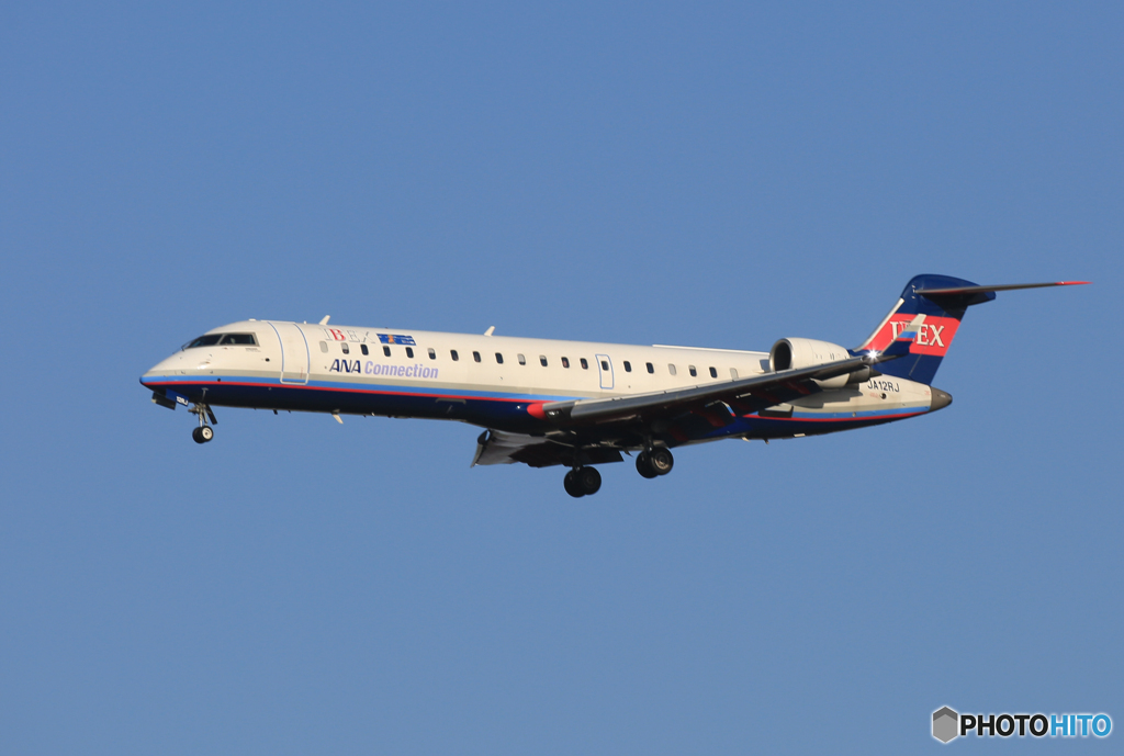 「SKY」IBEX CRJ-702 JA12RJ Landing