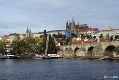 カレル橋と（１７４）プラハ城