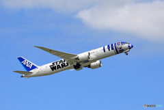 「真青の空」 STAR WARS 787-8 JA873A