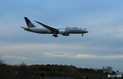 「良い空～」UNITED 787-8 N27901 Landing 