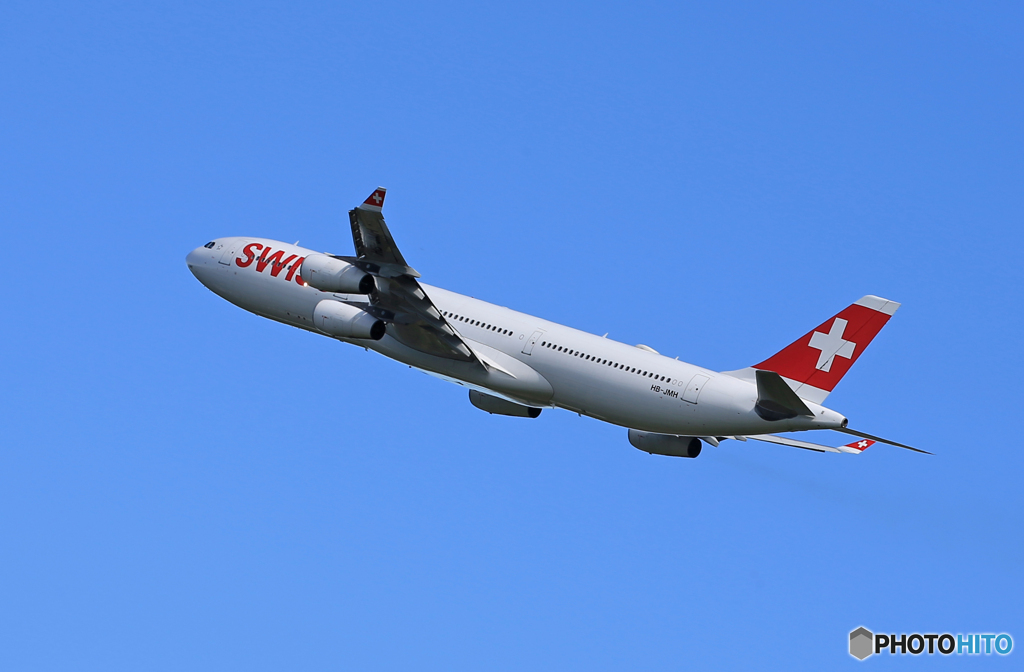 「ぶるー」 SWISS A340-313  HB-JMN Takeoff 
