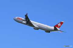 「ぶるー」 SWISS A340-313  HB-JMN Takeoff 