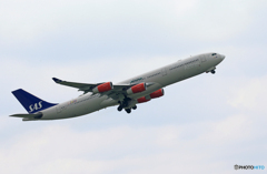 「☁」SAS A340-313 LN-RKG 出発します