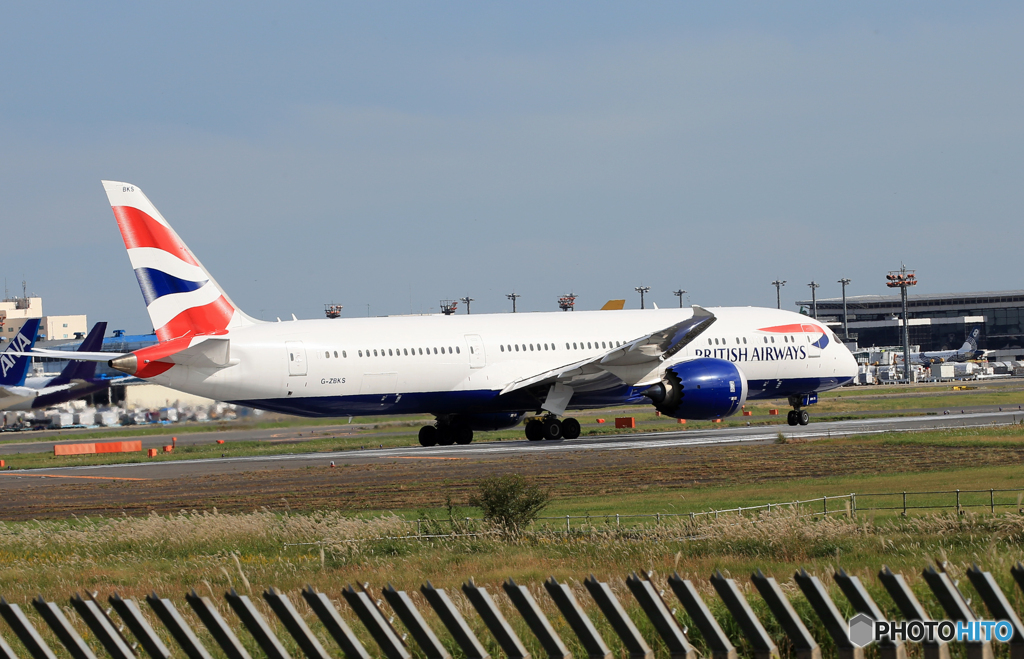 「青色」British 787-9 G-ZBKS  出発です