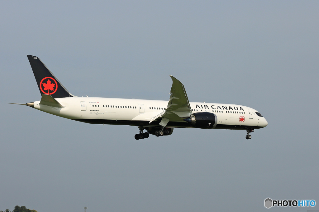 「青が好き」 Air Canada 787-9 C-FRSR 着地前 