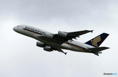 「くもり」Singapore A380-841 9V-SKO Takeoff  