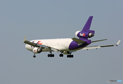 「良い空～」 FedEx MD-11 N567FE 到着です