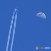 ☀「あおぞら」☮ 飛行機雲とムーン ☮