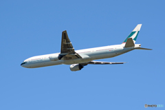 「スカイ」 Cathay 777-367 B-HNM 出発です