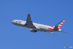  「青が好き」 American 777-200 離陸 
