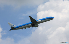 「すかい」 KLM 777-306 PH-BVS 出発します