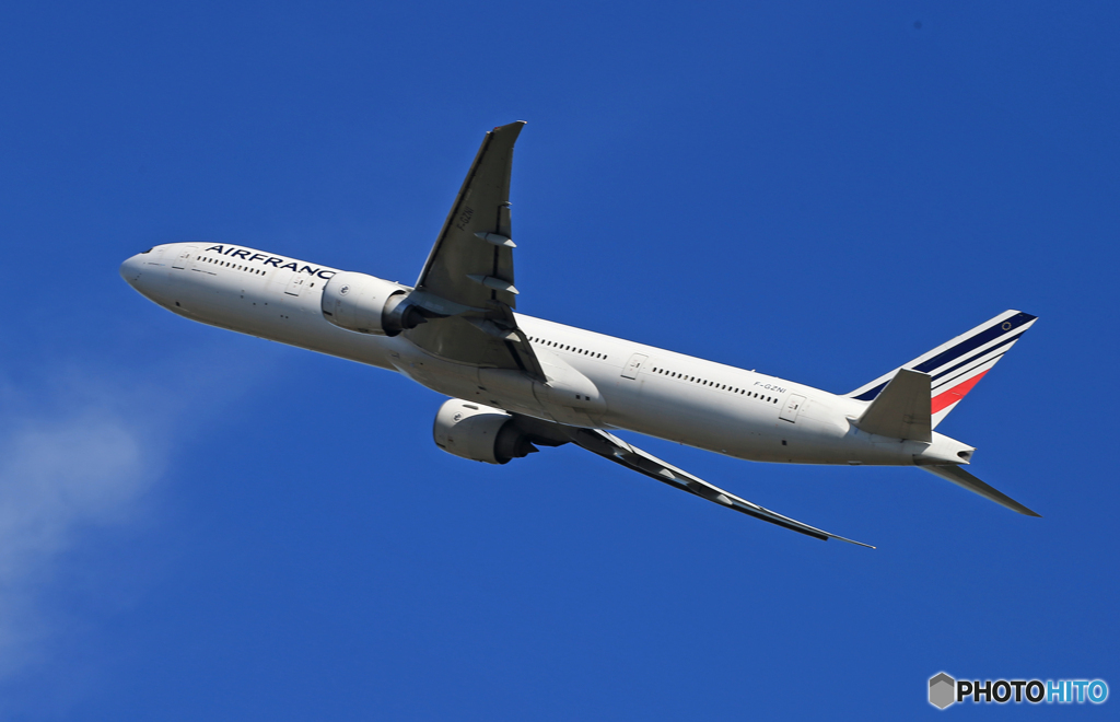 「良い空～」Air France 777-328 F-GZNI  出発です