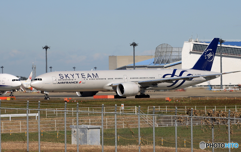 「空色」Air France 777-328 F-GZNT Takeoff