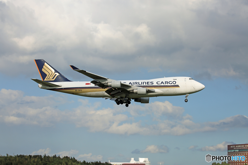 「はれー」 Singapore 747-400 Cargo 到着です