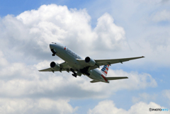 [青い空]　American 777-223 N755AN 飛行