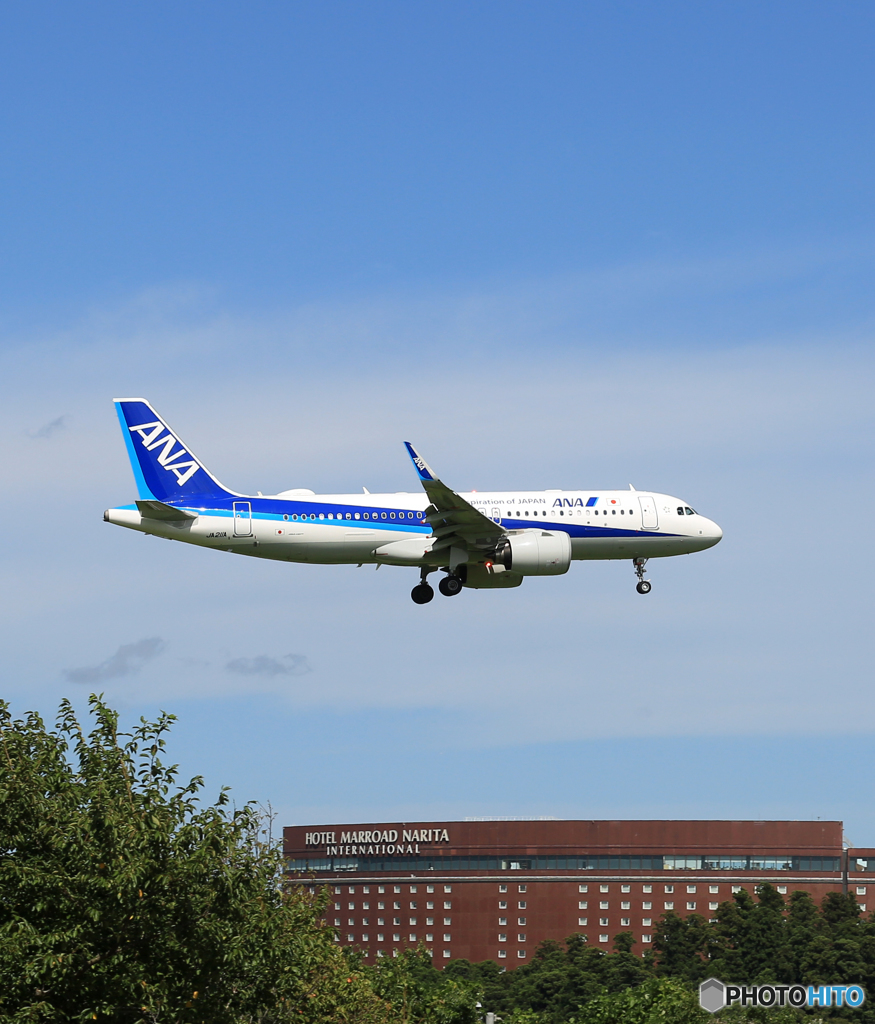 「青い空」が一番 ANA A320-271n JA211A 着陸