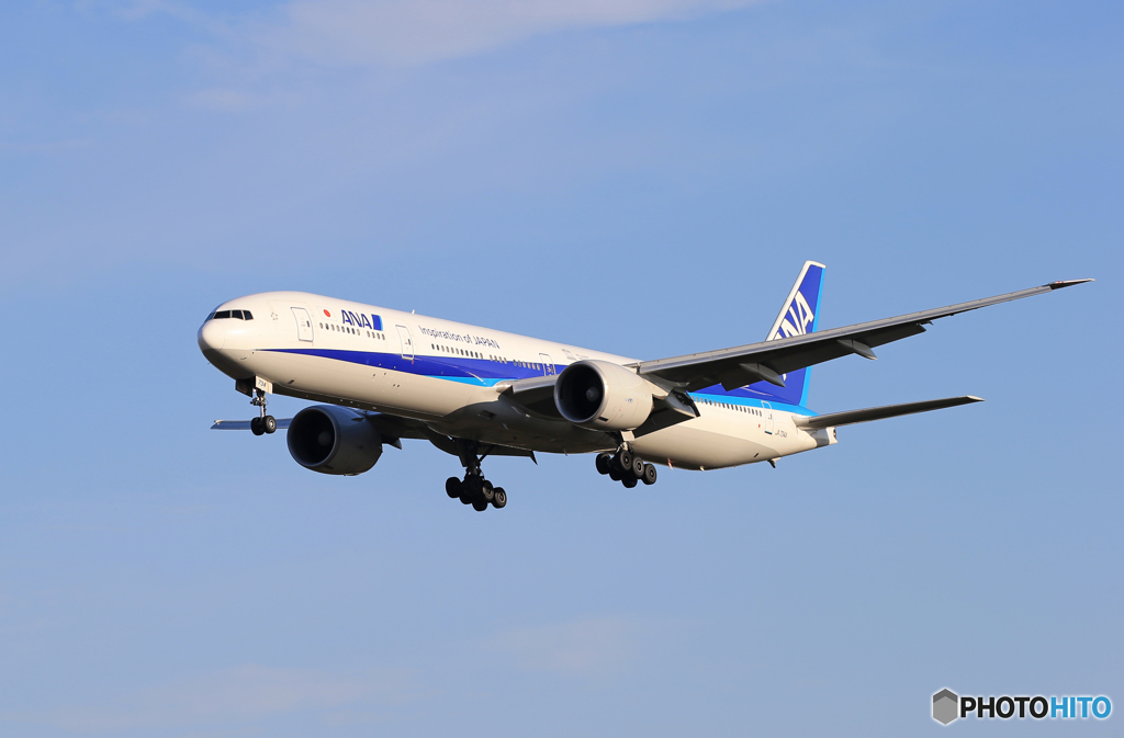 「青い日」ANA 777-381 JA736A  Landing