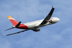 「青が大好き」 IBERIA A330-202 EC-MIL出発