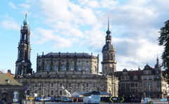 ドイツ（９００）ドレスデンの宮殿と大空　