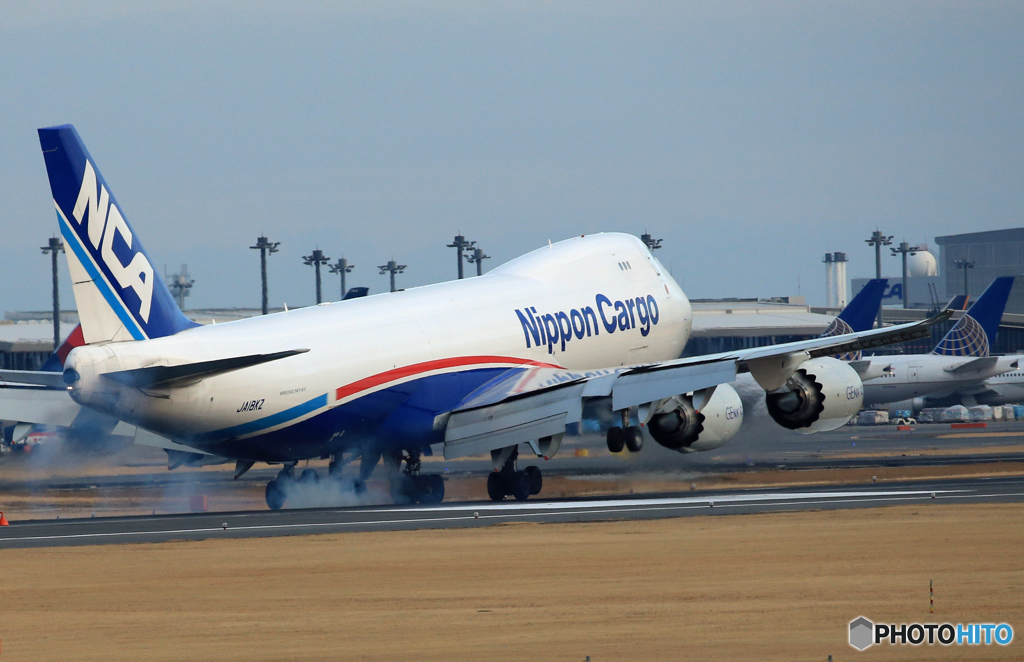「令和」 NCA 747-8KZF JA18KZ Landing 