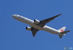 「良い空～」 JAL one world 777-346  出発です