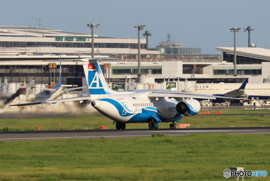 「青空」 アンガラ アントノフ An-148 Takeoff