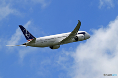 「青の空 」 LOTポーランド787-8  出発です