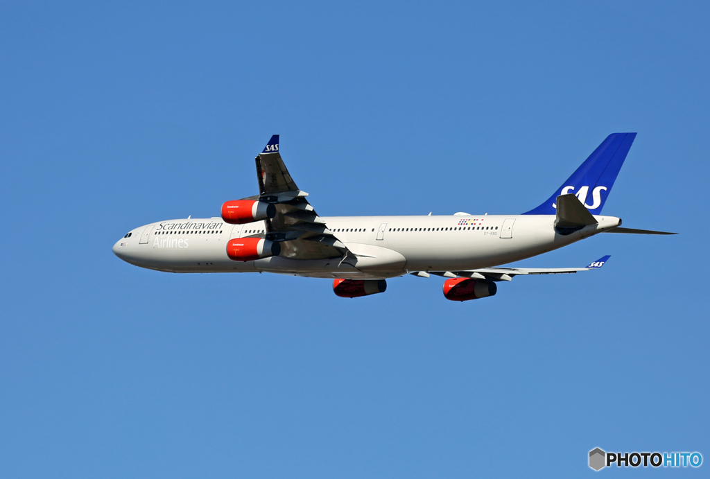 「良い天気」 SAS A340-313 OY-KBO 離陸
