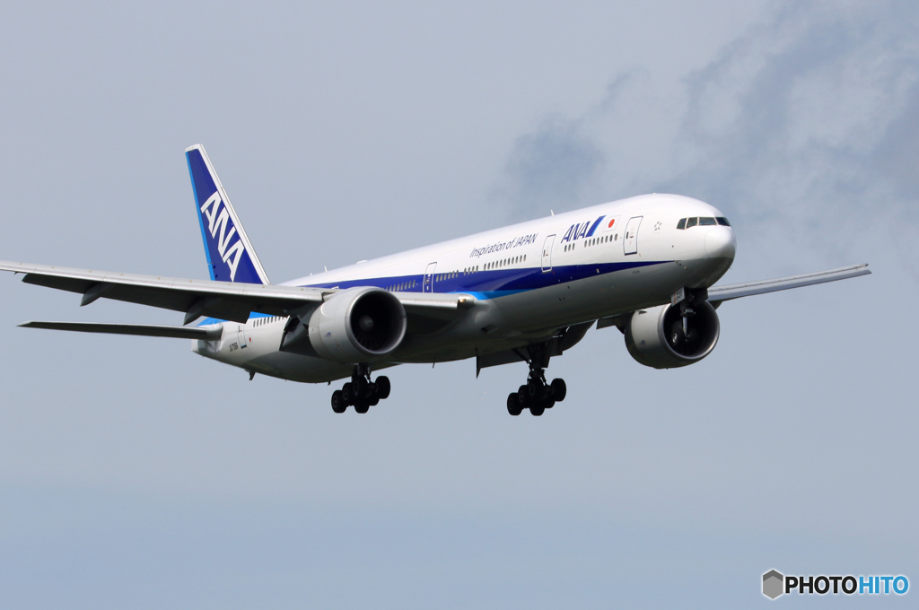 「はれ」 ANA 777-381 着陸します