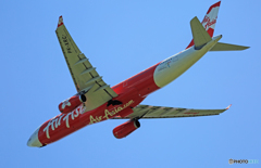 [青い空] Air Asia A330-343 PK-XRC 離陸