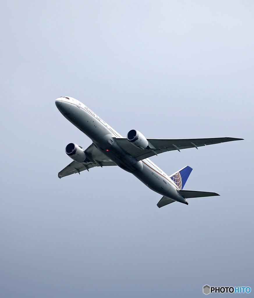 「くもり」UNITED 787-9 N26969 離陸