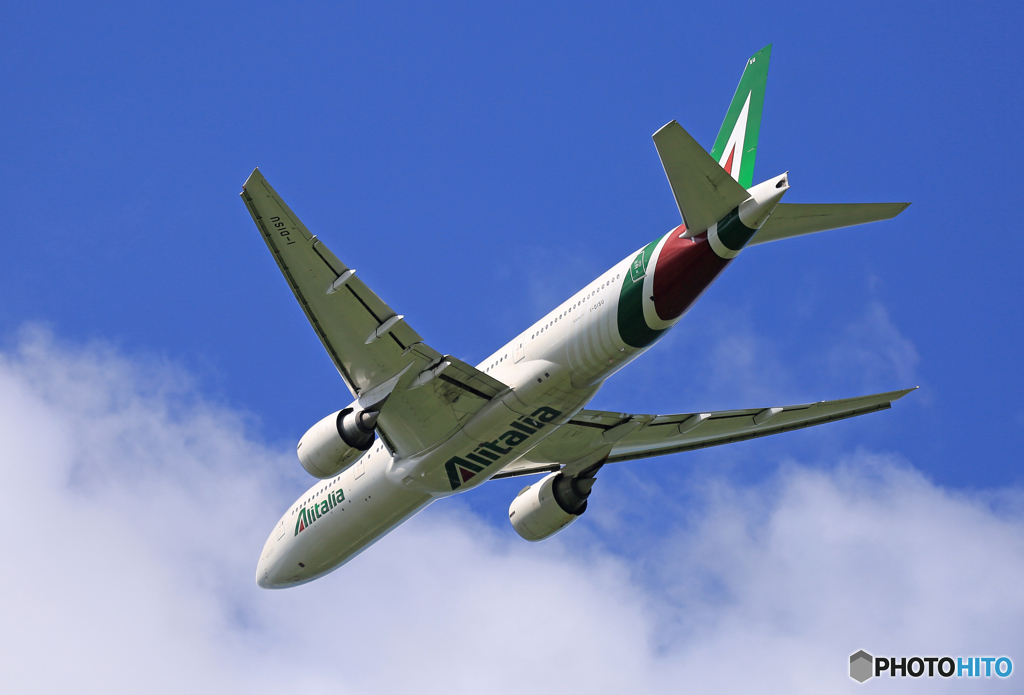 「空色」 Alitalia 777-200 I-DISU 飛び立ち
