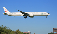 「青色」 JAL 2011-2020 SKY ECO 777 Landing