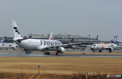 「雨」 Finnair A330-200 OH-LTS 出発