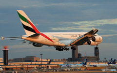 「群青」 エミレーツ航空A380-861 A6-EEH Landing