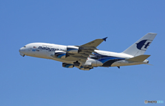 「良い空～」　Mlaysia A380-841 9M-MNF離陸