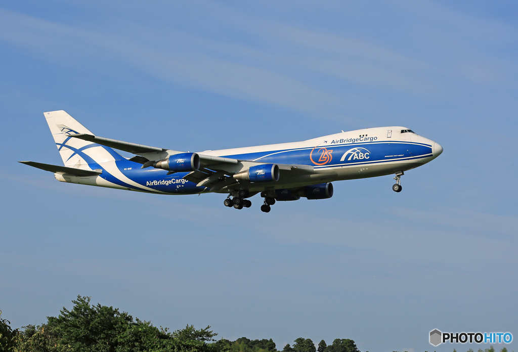 「SKY」Air Bridge 747-4KZF VQ-BHE Landing