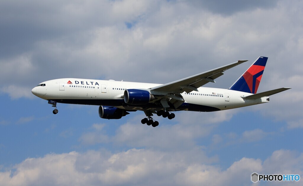 「真青の空」DELTA 777-232 N862DA 飛行