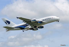「はれ」 Malaysia A380-841 9M-MNC 飛び立ち
