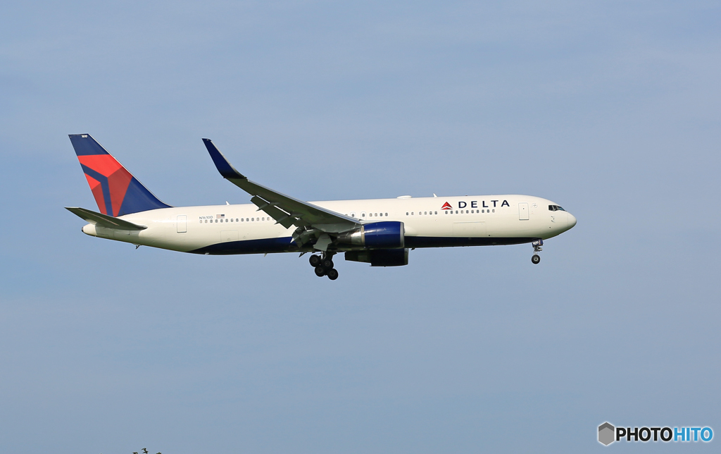 「晴れ」 Delta 767-332 N1610D 着陸