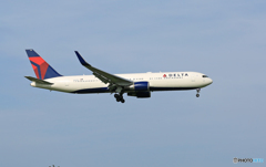 「晴れ」 Delta 767-332 N1610D 着陸