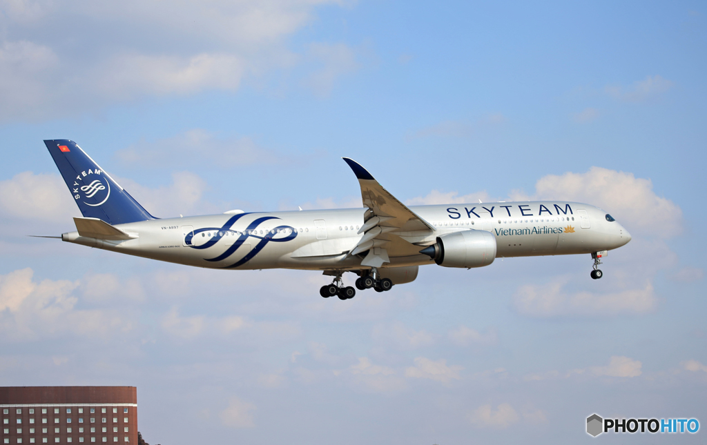 「はれー」 Vietnam SKY A350-941 Landing