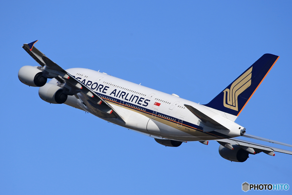 「青色」Singapore A380-841 9V-SKS出発です