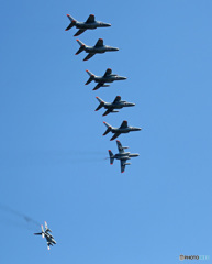 ☮休憩ﾀｲﾑ(563) シルバー　T-4　編隊