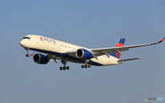 「真青の空」 DELTA A350-941 N512DN着陸