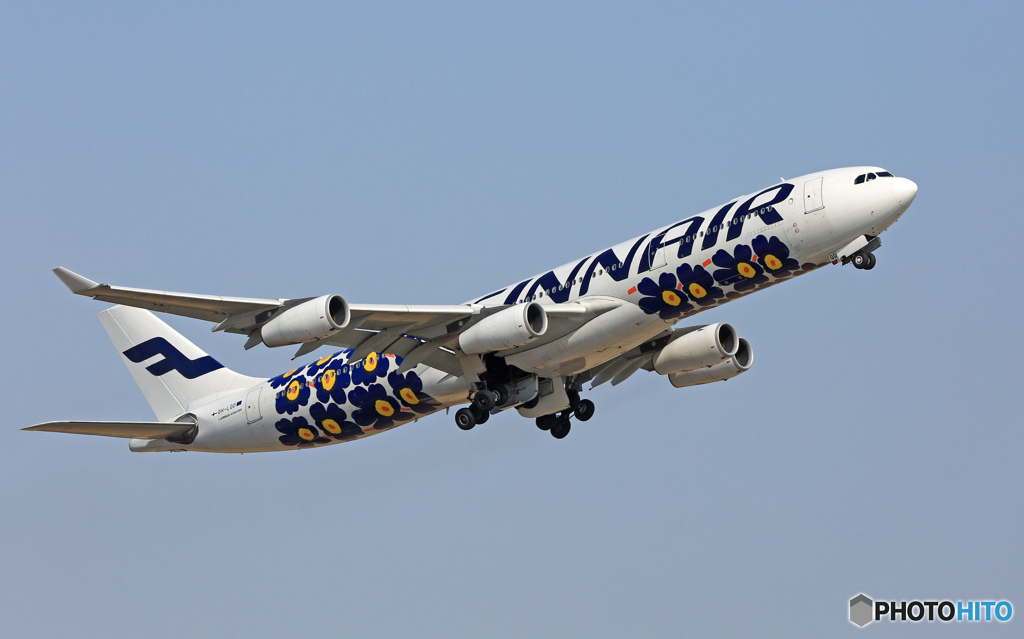 「青色」FINNAIR 「マリメッコ・ウニッコ」A340-313 Takeoff