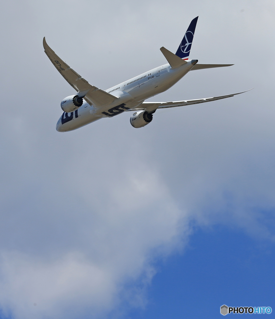 「群青」 LOT 787-8 SP-LSD Takeoff