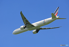 「良い空～」 Air France 777-200 F-GSOH 飛び立ち 