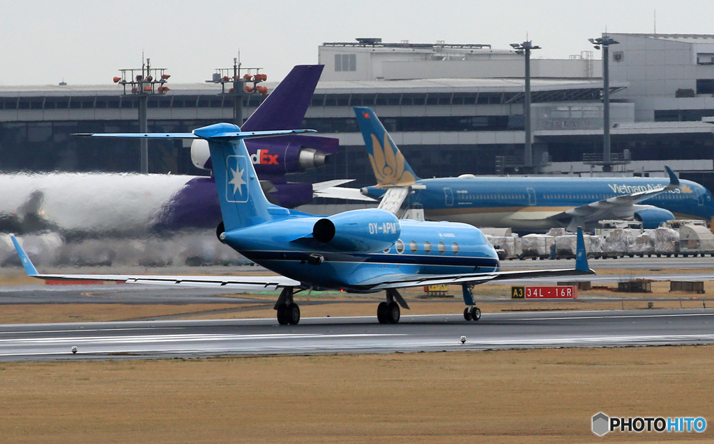 「雨」 Private ガルフストリームG350 OY-APM Takeoff