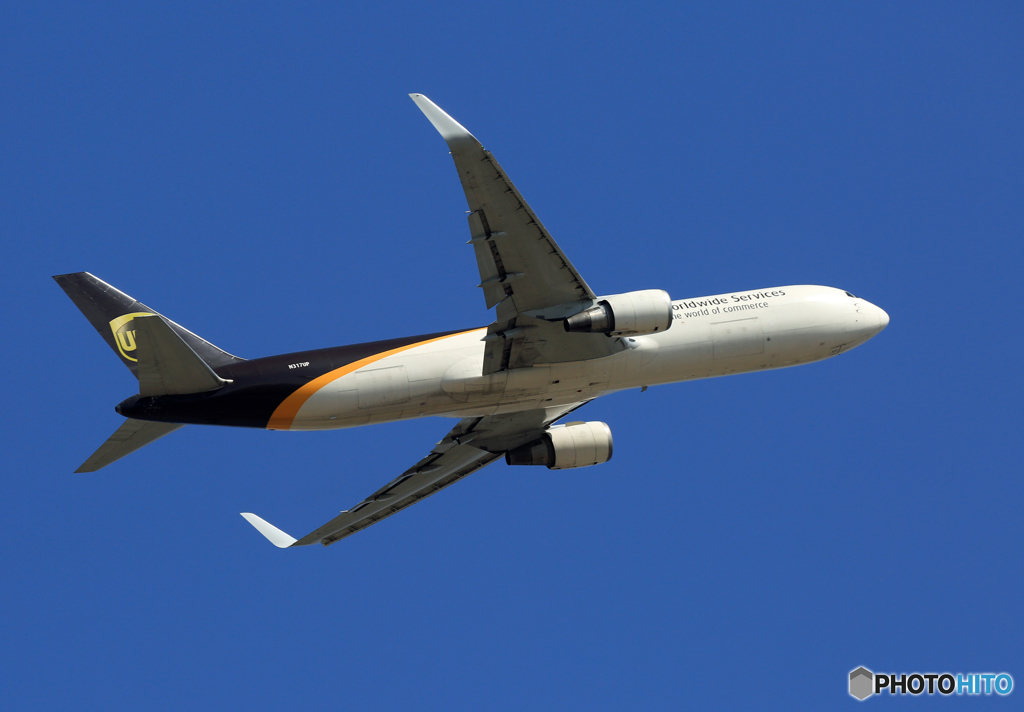 「SKY」 UPS 767-34AF N317UP☮出発です